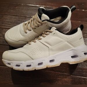OnCloud-style sneakers, sz 7, white/tan laces, sole dirty otherwise like new